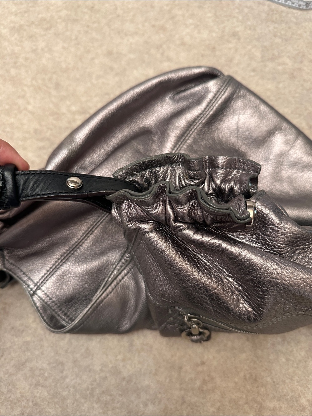 B. Makowsky Y2K Silver Metallic Leather Hobo Shoulder Bag Purse - Picture 7 of 14